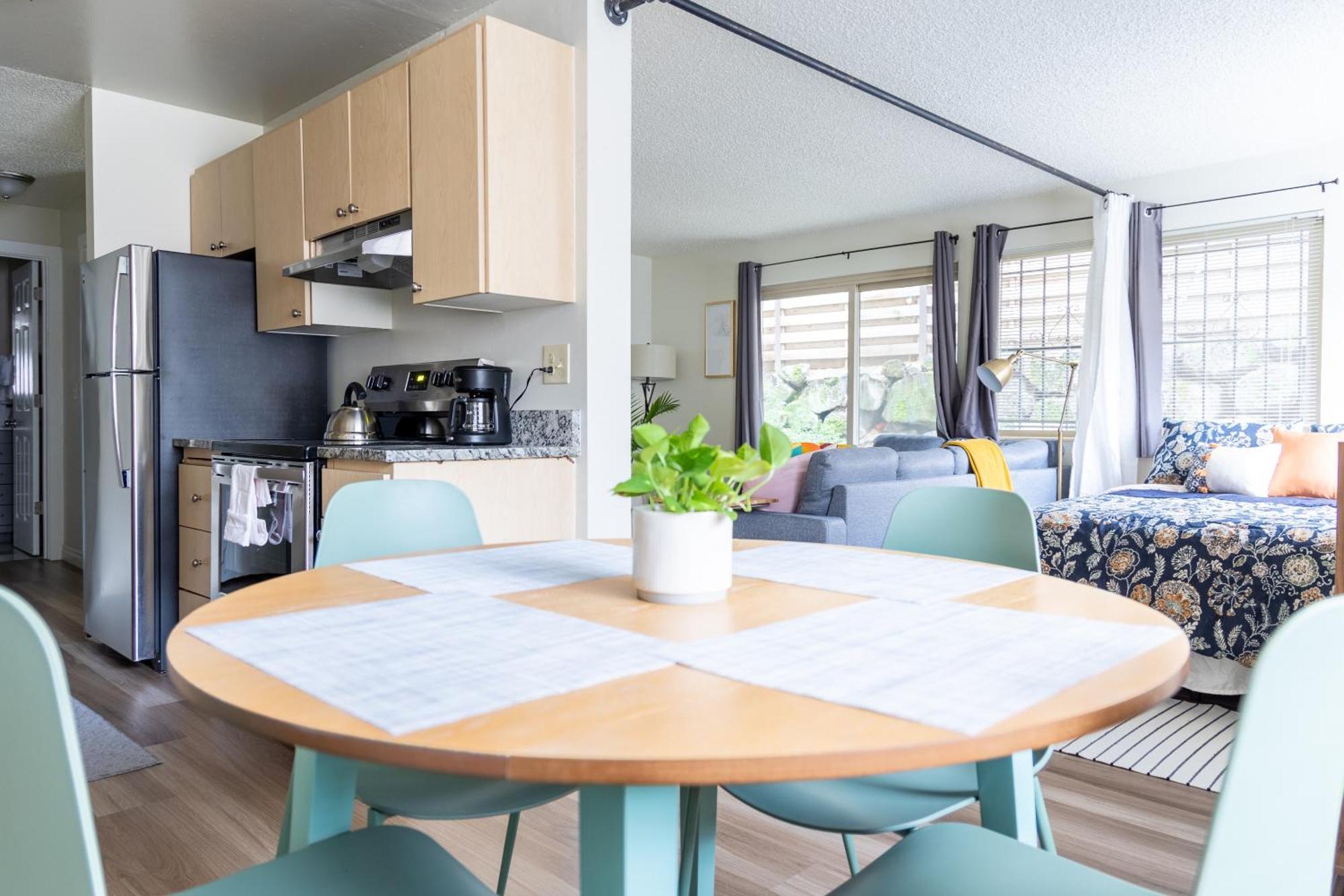 סיאטל King Bed + Studio! Free Parking, Patio, Wfh Space! מראה חיצוני תמונה