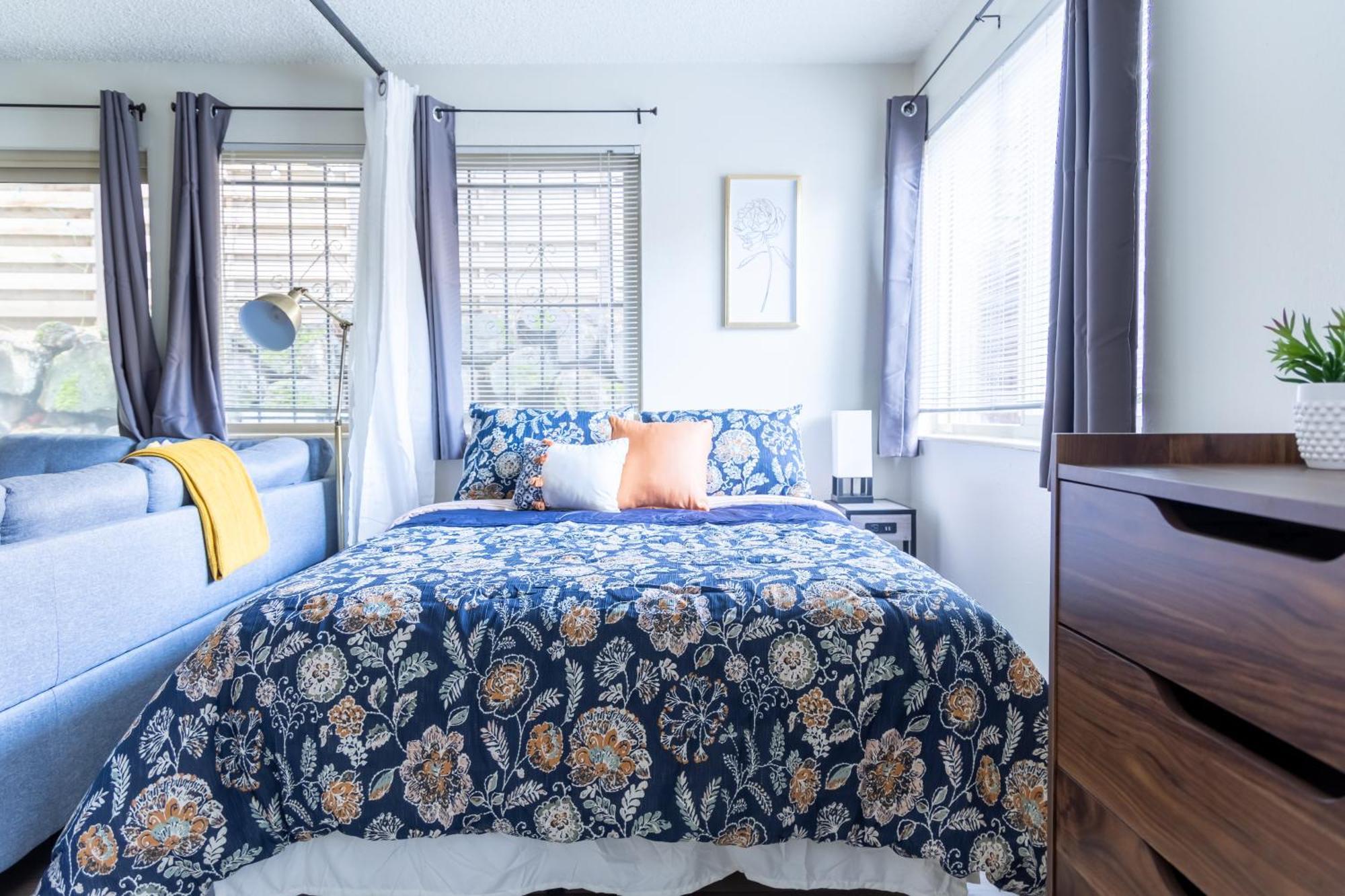 סיאטל King Bed + Studio! Free Parking, Patio, Wfh Space! מראה חיצוני תמונה