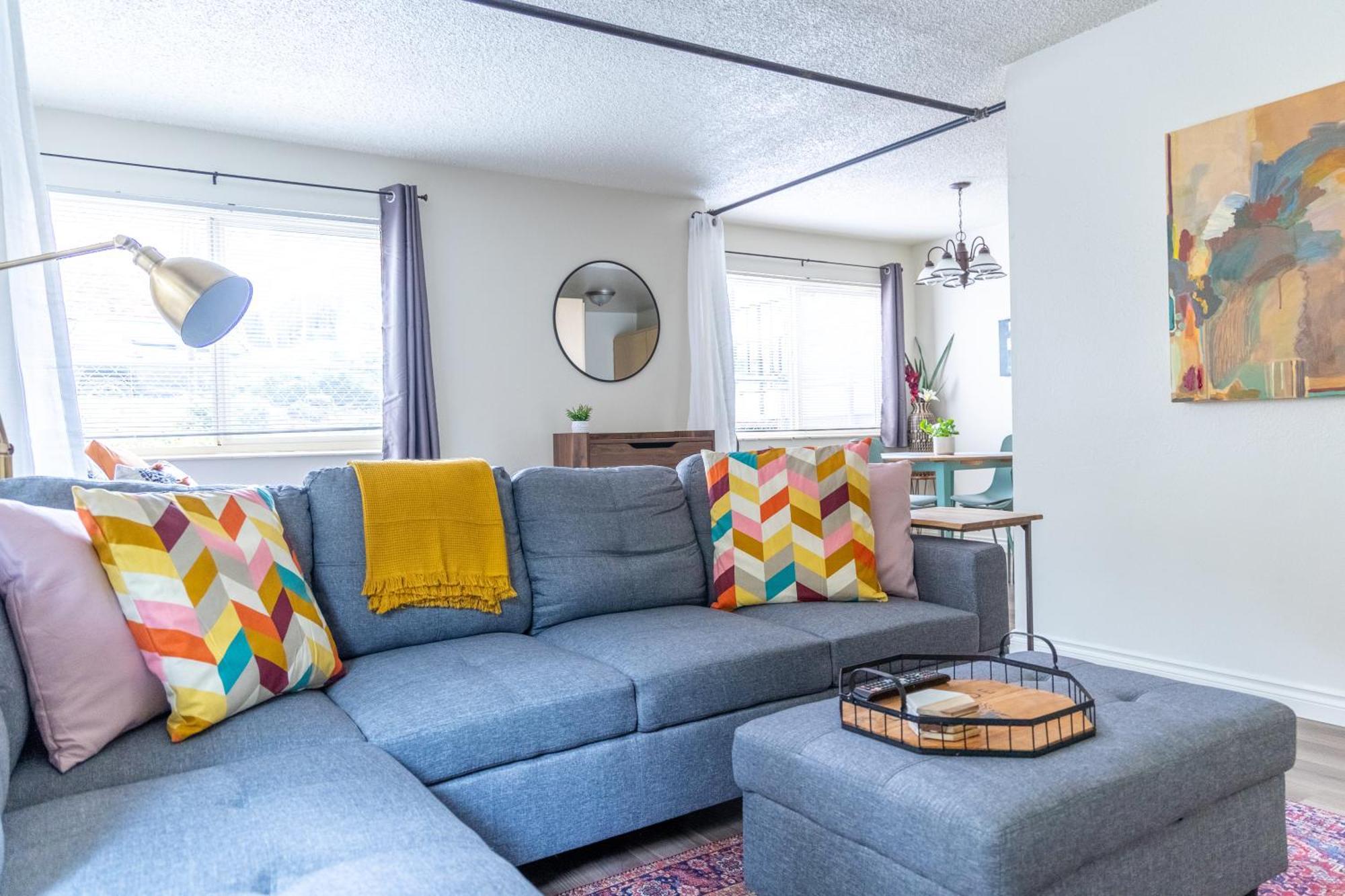 סיאטל King Bed + Studio! Free Parking, Patio, Wfh Space! מראה חיצוני תמונה