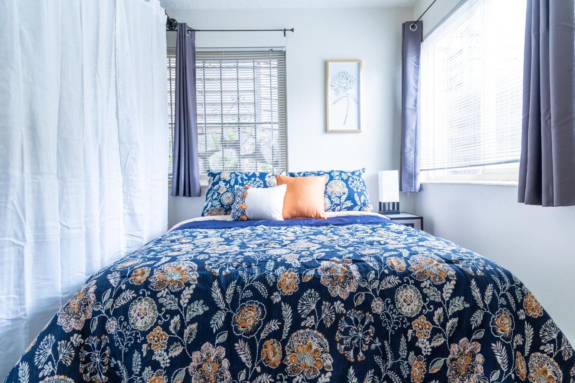 סיאטל King Bed + Studio! Free Parking, Patio, Wfh Space! מראה חיצוני תמונה
