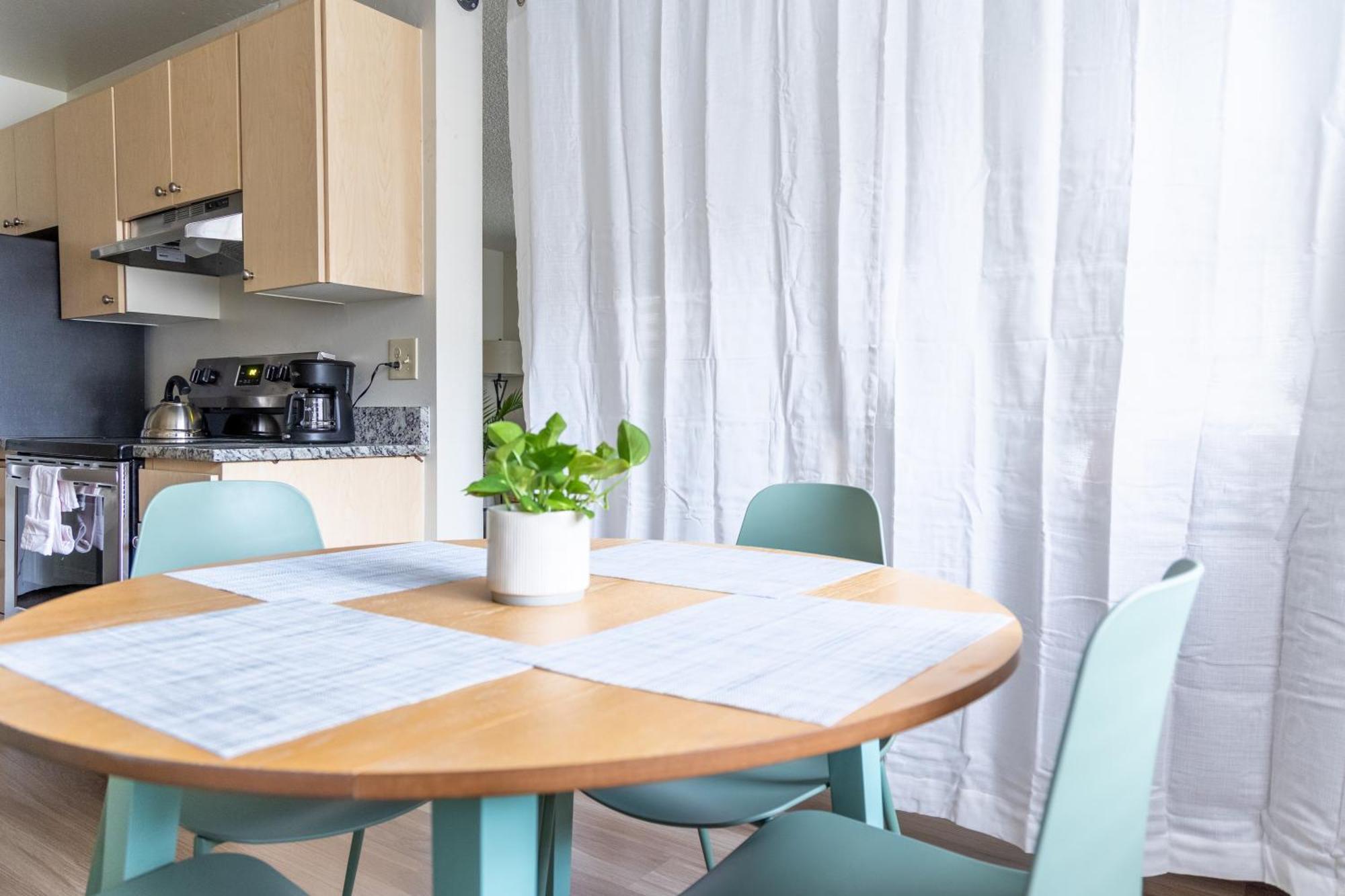 סיאטל King Bed + Studio! Free Parking, Patio, Wfh Space! מראה חיצוני תמונה